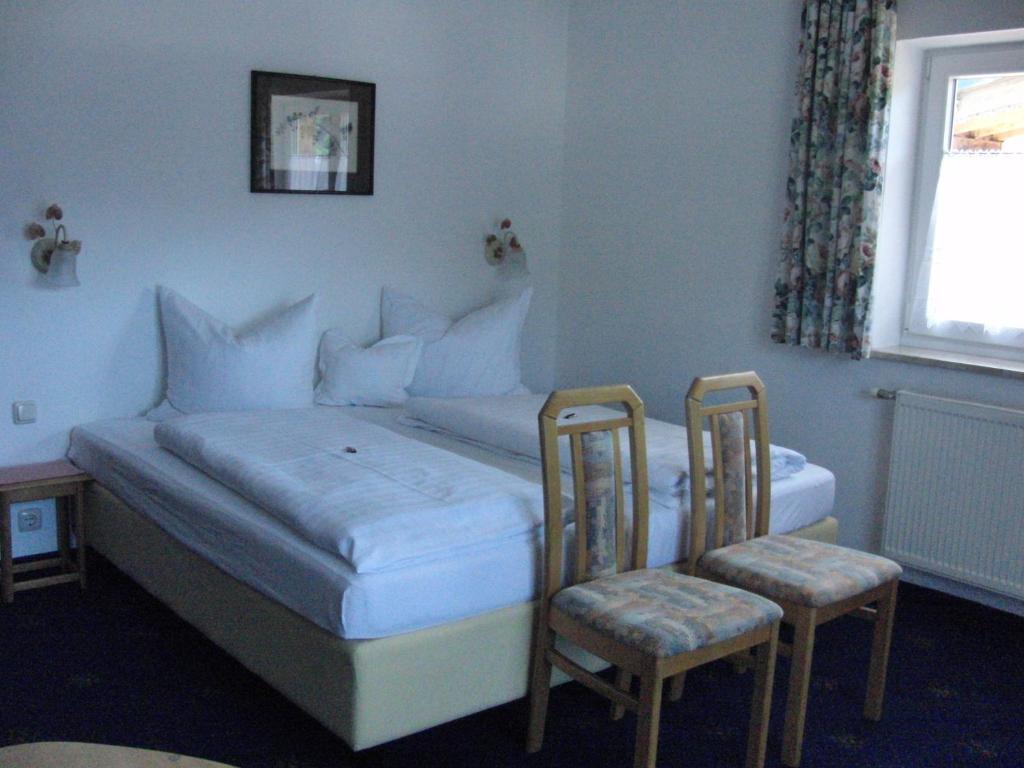 Hotel-Pension Heike Kitzbühel Habitación foto